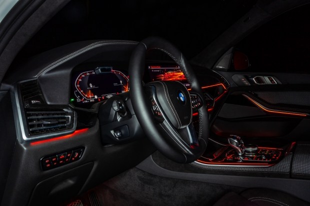 BMW сделала «вечную» спецверсию кроссовера X5