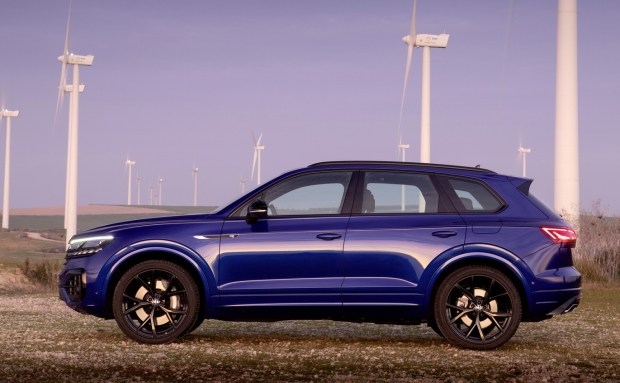 Volkswagen представил «заряженную» R-модификацию кроссовера Touareg