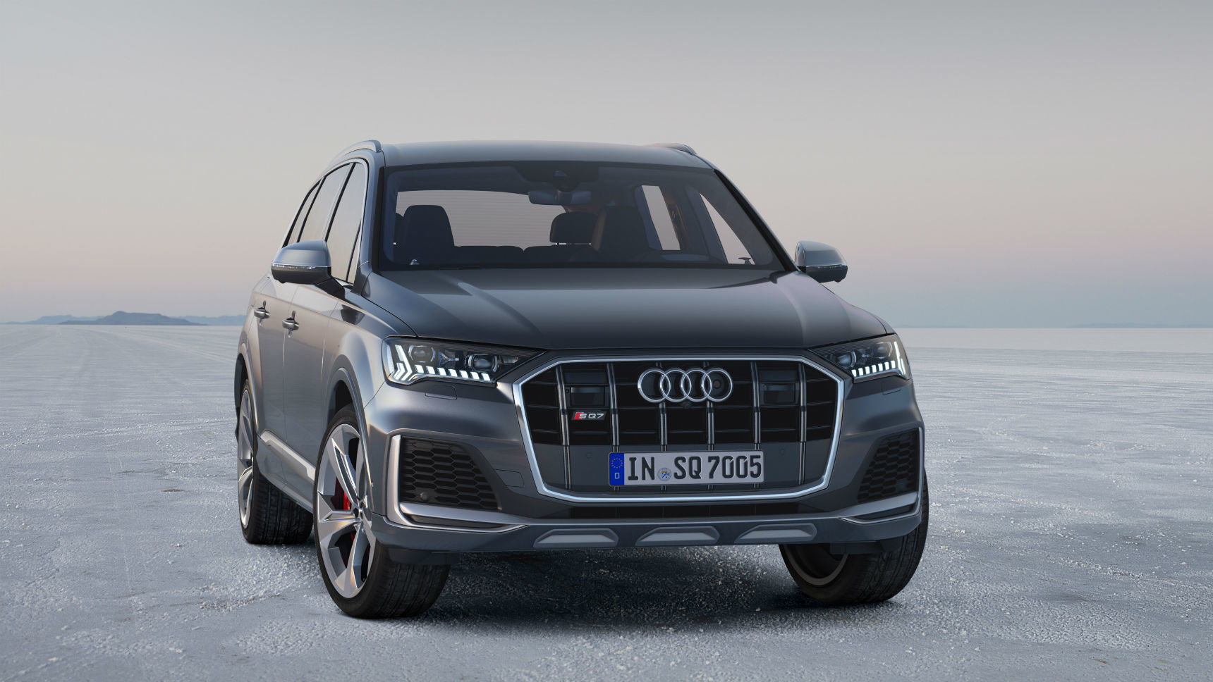 Audi назвала рублевые цены на SQ7 в России