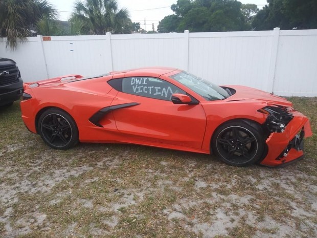 «Не освятил»: новый Corvette разбили сразу после покупки