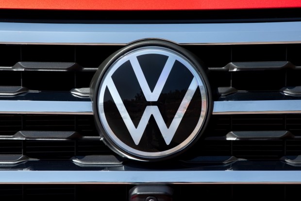 Новый лого VW. Заметили изменения?