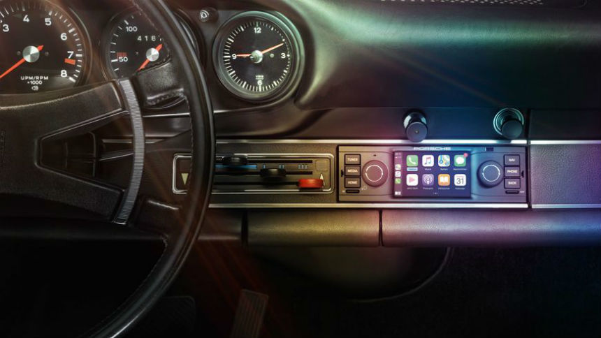 Porsche добавит винтажным 911 мультимедиа с Apple CarPlay