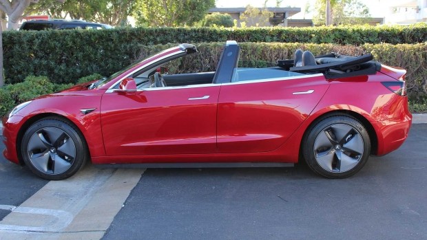 Tesla Model 3 в кузове кабриолет