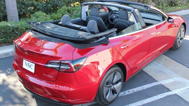 Tesla Model 3 в кузове кабриолет