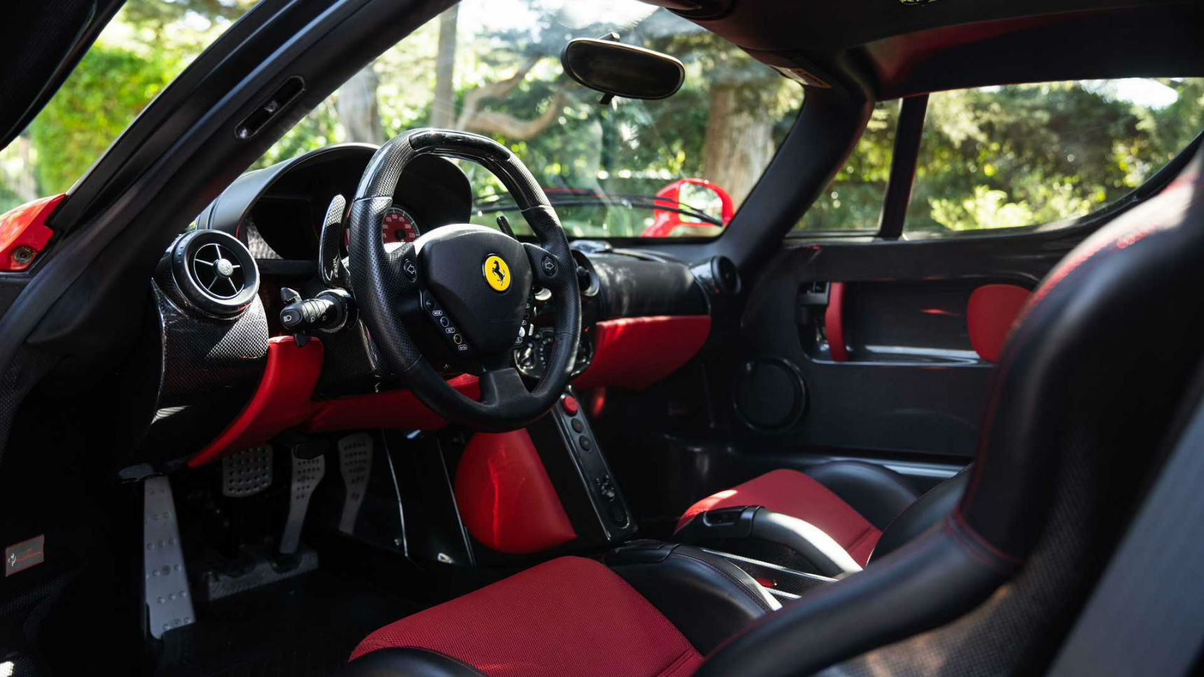 Цифра дня: эксклюзивный Ferrari Enzo продан за рекордную сумму