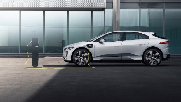 Усовершенствованный Jaguar I-pace: новые технологии и ускоренная зарядка