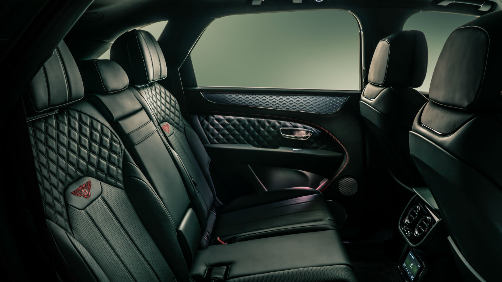Обновленный Bentley Bentayga представлен официально