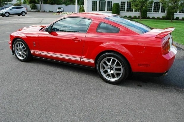 «Легендарный» Mustang Shelby GT500 продают по цене  Duster