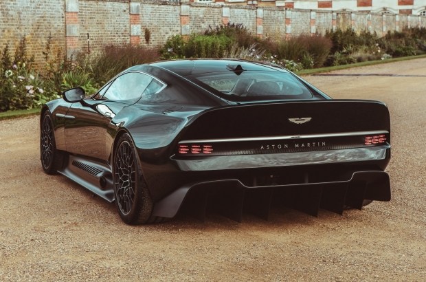 Знакомьтесь, Victor: штучный суперкар Aston Martin