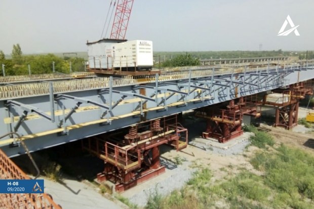Запорожский мост потихоньку строится (фото)