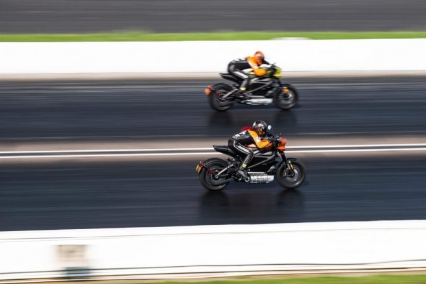 Электрический Harley-Davidson установил рекорд скорости (видео)