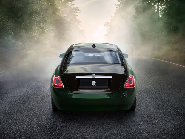 «Призрак переросток»: Rolls-Royce удлинил новый Ghost