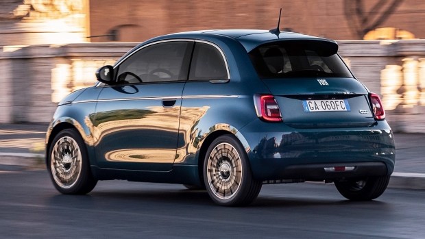 Новый Fiat 500 получит дополнительную дверь
