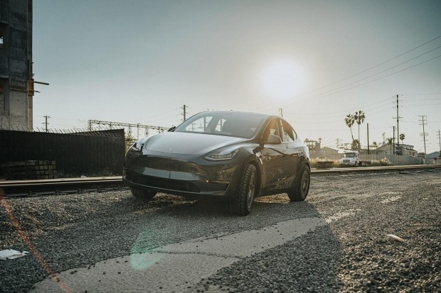 Tesla подготовила Model Y к бездорожью