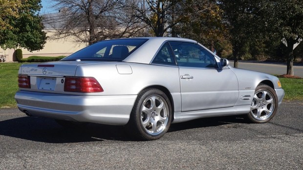 18-летний девственник: на аукционе продали Mercedes-Benz SL 500 без единой регистрации