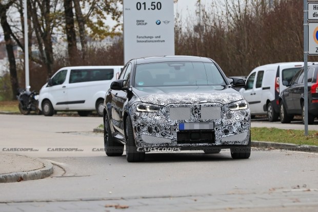 Обновленная BMW X4 M выехала на дороги
