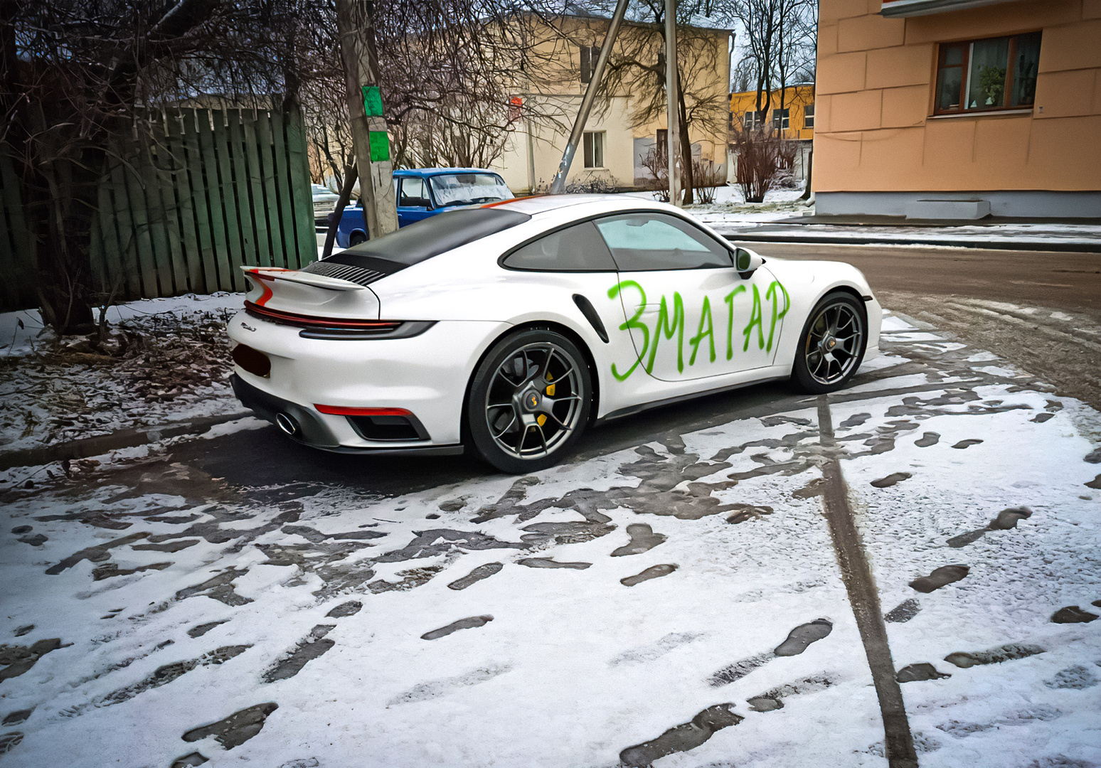 В Белоруссии разбили Porsche 911 за 20 млн рублей за наклейки