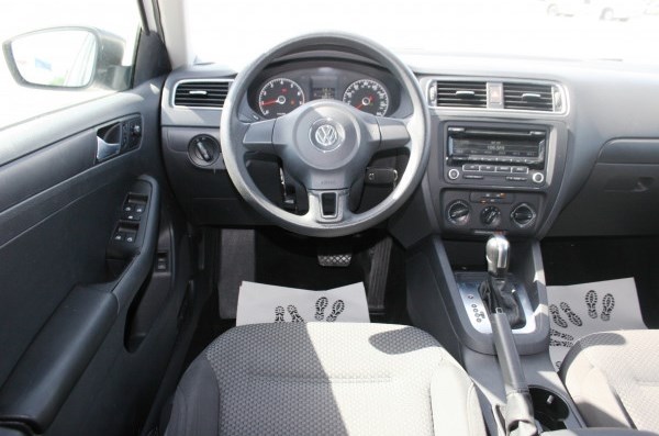 Volkswagen Jetta з пробігом можна придбати в кредит від 76 грн в день!