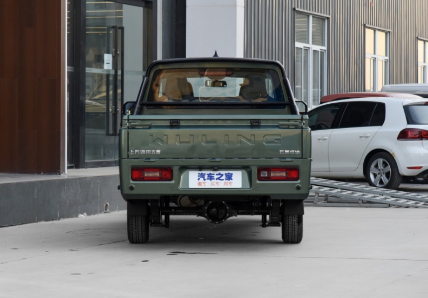 Начались продажи китайского клона УАЗа «Пикап»