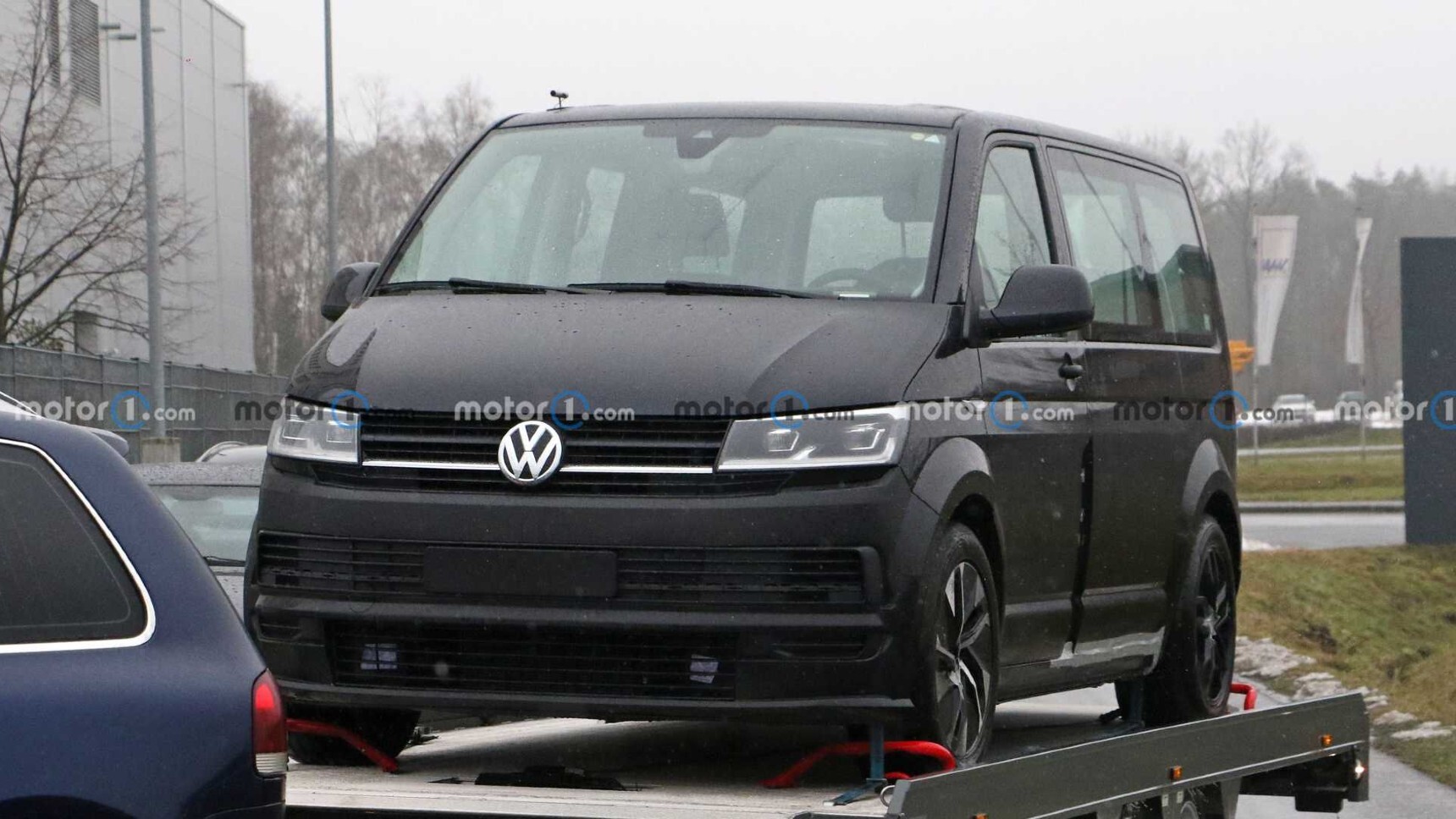 Volkswagen приступил к тестам электрического фургона ID. Buzz