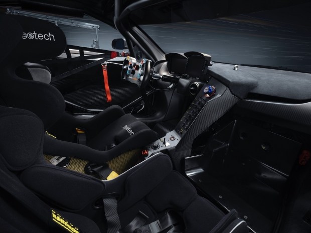Плюс 30 сил с кнопки: характеристики гоночного McLaren 720S GT3X