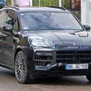 Фотошпионы заглянули в салон обновленного Porsche Cayenne