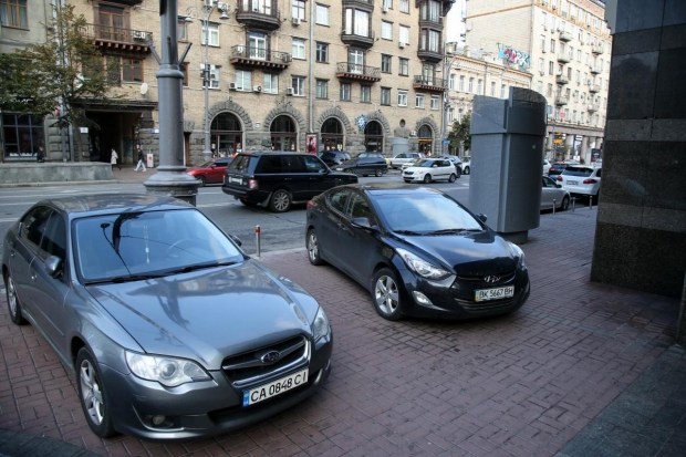 Киевских водителей начнут быстрее штрафовать за парковку
