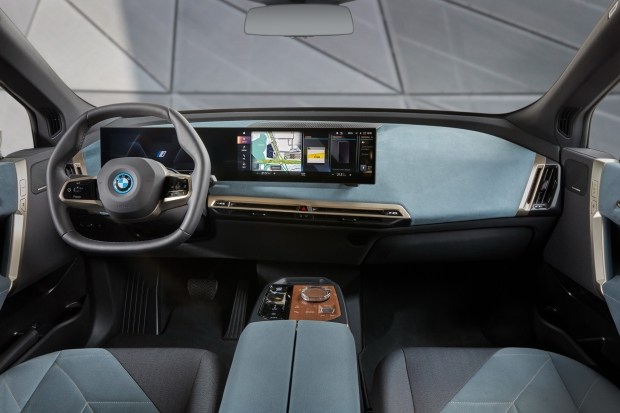 BMW опубликовала подробности о новом BMW iX xDrive50 2022 года
