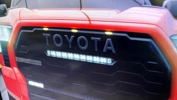 Рассекретили новую Toyota Tundra в самом «злом» исполнении