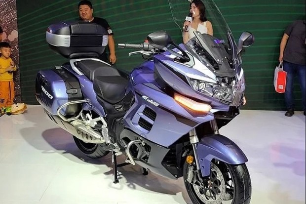 Туристический мотоцикл Benelli 1200GT представили в Китае