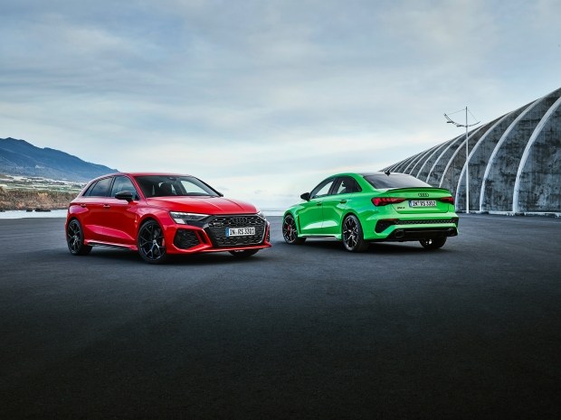 Теперь официально: Audi представила новую RS3 в исполнении хэтчбек и седан