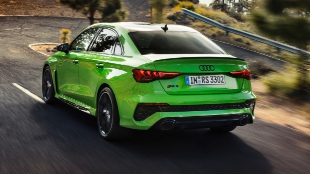 Теперь официально: Audi представила новую RS3 в исполнении хэтчбек и седан