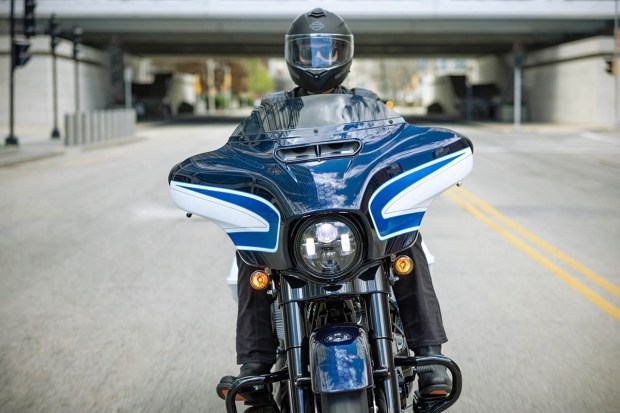 Новый Harley-Davidson Street Glide Special Arctic Blast Limited Edition