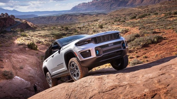 Новый Jeep Grand Cherokee подвергся «обрезанию»