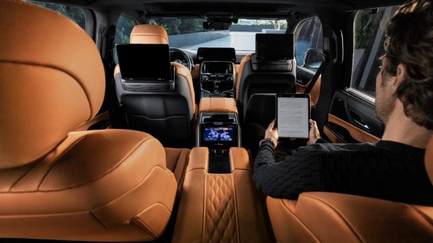 Lexus презентує новий флагманський позашляховик LX