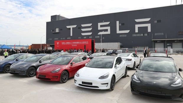 Tesla переходит на новый тип батарей
