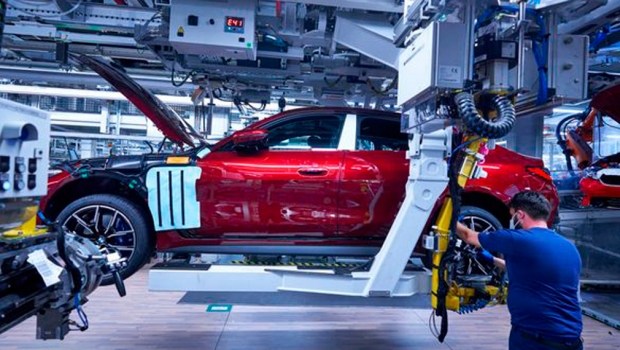 Электрический BMW i4 встал на конвейер