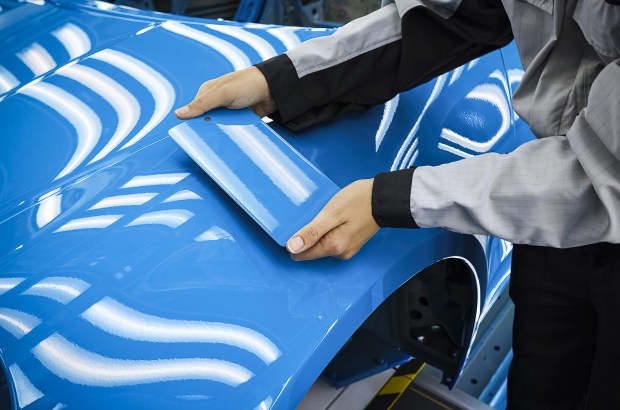 Porsche предлагает покрасить авто под любой оттенок лака для ногтей или сумочки