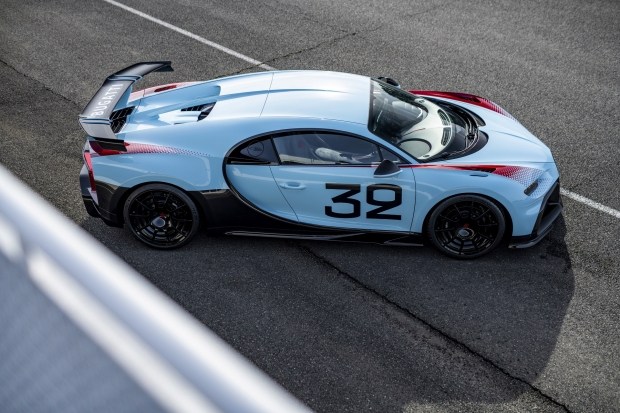 Bugatti представила уникальный Chiron Pur Sport Grand Prix