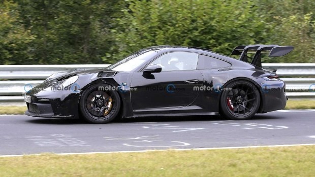 Новый Porsche 911 GT3 RS уже катается по Нюрбургрингуё