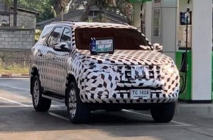 В Сети появились фото обновленной версии внедорожника Fortuner