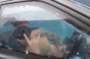 Ради дела полицейские проедут на машине, заполненной водой