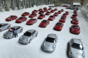 Бывший раллийный гонщик показал свою коллекцию из почти 38 тысяч авто