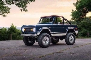 Построен ретро-Bronco с современным мотором V8