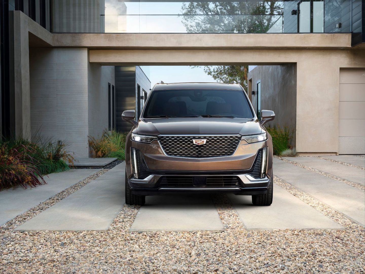 Cadillac объявил старт приема заказов на новый кроссовер XT6