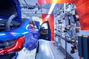BMW ждет падения прибыли и закрывает заводы в Европе и Африке