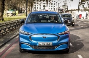 Ford сокращает дилеров в Европе и переходит на торговлю онлайн Ford сокращает дилеров в Европе и переходит на торговлю онлайн