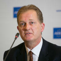 Авторынок России пошел на снижение