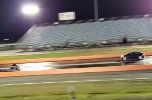 Электро Harley дважды «побил» Tesla Model 3 (видео) Электро Harley дважды «побил» Tesla Model 3 (видео)