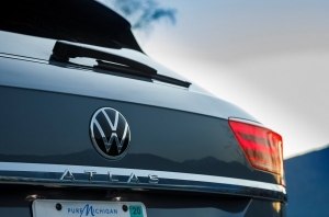 Новый лого VW. Заметили изменения?